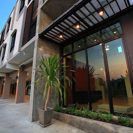 The Plubpla Apartamento con servicio Bangkok Exterior foto