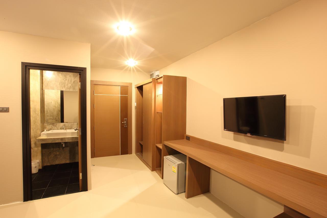 The Plubpla Apartamento con servicio Bangkok Exterior foto