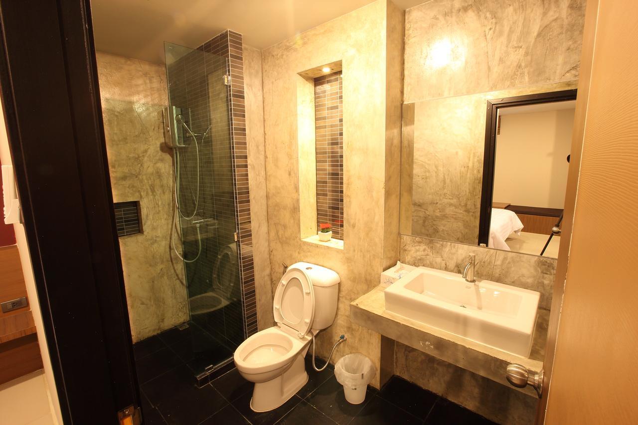 The Plubpla Apartamento con servicio Bangkok Exterior foto