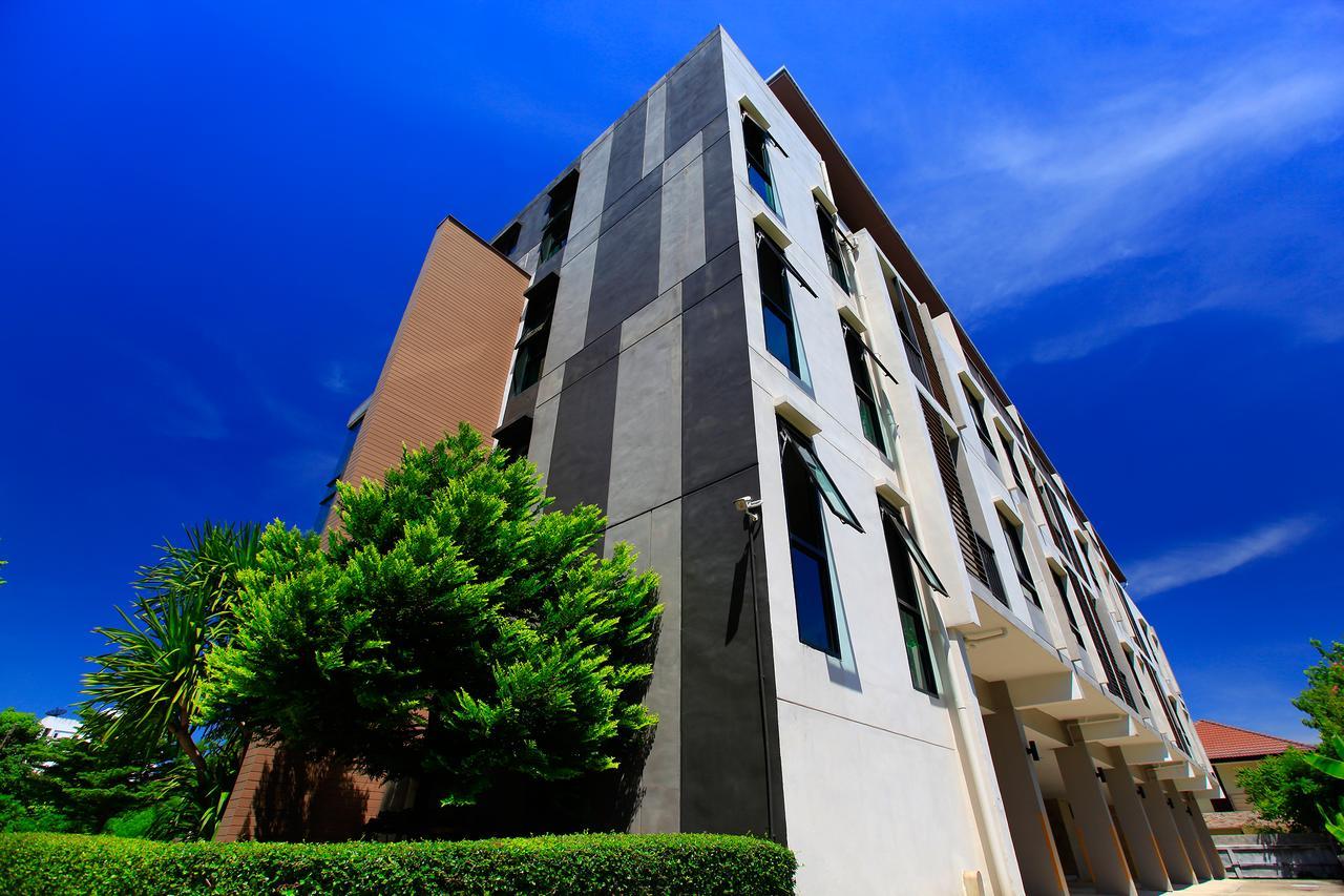 The Plubpla Apartamento con servicio Bangkok Exterior foto